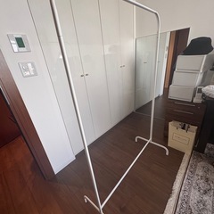 洋服ラックの画像