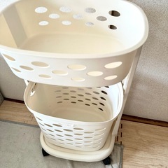 ランドリーバスケット 洗濯カゴ ２段の画像