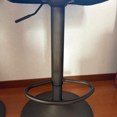 カウンターチェア　合皮　座面60-82cm昇降　背もたれ　金属フレーム　回転可能　　ペアの画像