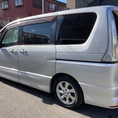 全込み超特価‼️⭐️車検令和8年4月29日まで有り‼️FC26セレナ⭐️ハイウェイスター⭐️内外装美車⭐️両側パワスラ⭐️スマートキー⭐️16インチアルミ⭐️HID⭐️フォグ⭐️ナビTV⭐️Bluetooth♪⭐️フリップダウンモニター⭐️バックカメラ⭐️ドラレコ⭐️3列シート8人乗り⭐️タイミングチェーンエンジン⭐️安心の修復歴無し⭐️『月割り自動車税も、リサイクル料も、全てコミコミの超特価』‼️『更に千葉＆成田ナンバー管轄は名義変更代行無料サービス』‼️『激安早い者勝ち』‼️の画像