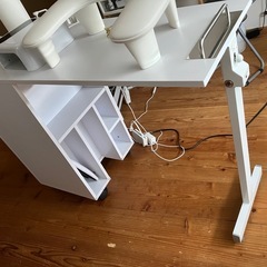 ネイルデスクの画像