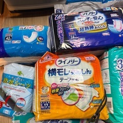 大人用　おむつなど　各種サイズありの画像