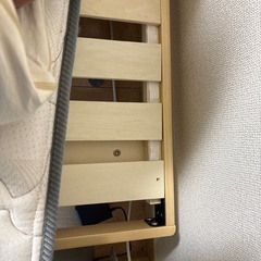 シングルサイズのベットフレーム とマットレスの画像