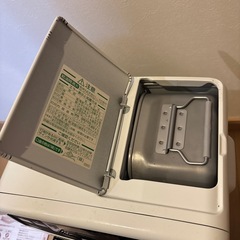 石油ストーブ（子供ガード付）の画像