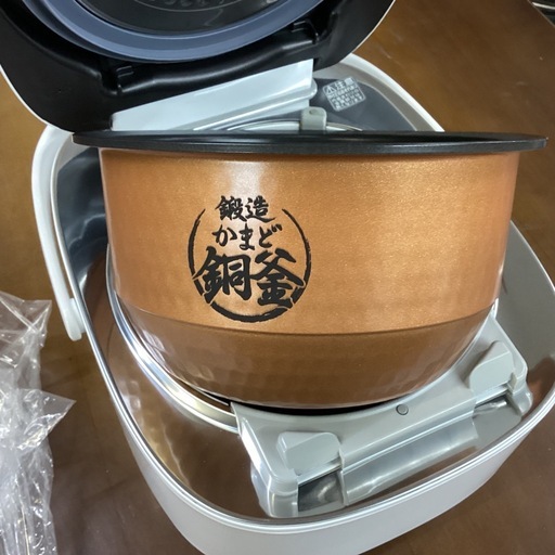 万代店　TOSHIBA 炊飯器　5.5合 