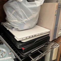 パソコン　モニター　その他　たくさんの画像