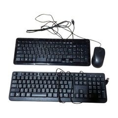 キーボード2個　マウス2個の画像