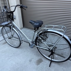 格安良品★ ママチャリ　ソシエゴ　ノーパンクタイヤ　ＬＥＤオートライト　２６インチ　シルバー　中古自転車　の画像