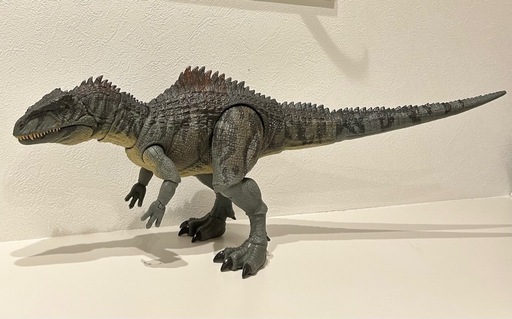 可動フィギュア　恐竜　ギガノトサウルス