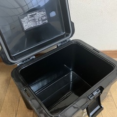 新品未使用箱入り BBQ　キャンプ用具 (グリル台、テーブル、チェア2脚、クーラーボックス)の画像