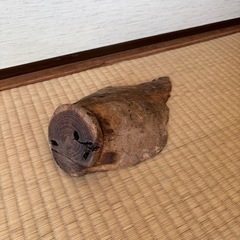 自然な形状の木製装飾品　オブジェ　木材の画像