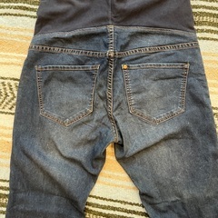 マタニティ  スキニーデニム　Ｈ＆Mの画像