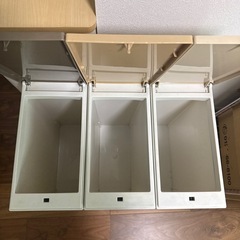 3連キャスター付き20リットルゴミ箱の画像