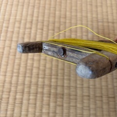 伝統的な木製糸巻き　骨董　古道具　蚤の市の画像