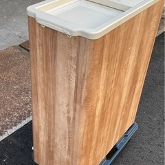 【動確済み】Panasonic 小型冷凍ストッカー SCR-S65 62L 単相 100V 幅710×奥340×高さ865(mm) スライド扉 縦型 パナソニック 冷凍庫 大阪の画像