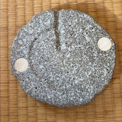 インテリアトレイ　石のようなデザインの画像