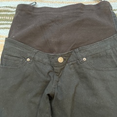 マタニティ  ブラックパンツの画像