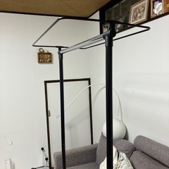 ハンガーラックの画像