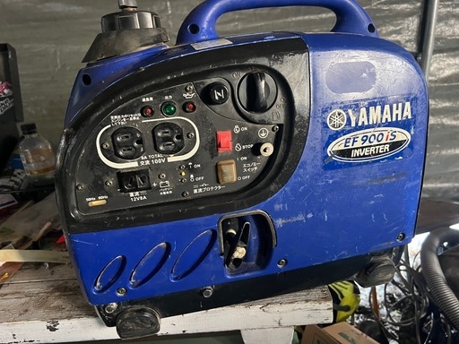 ヤマハ YAMAHA EF900iS インバーター発電機 正弦波 発電機 (定格出力0.9kVA) 青い 静音 小型 軽量 防音型 備