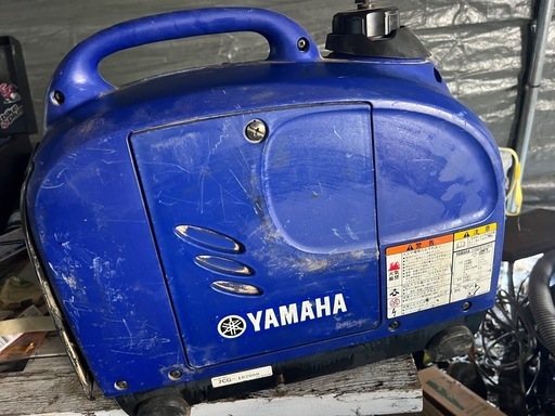 ヤマハ YAMAHA EF900iS インバーター発電機 正弦波 発電機 (定格出力0.9kVA) 青い 静音 小型 軽量 防音型 備