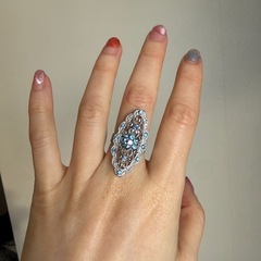 シルバー×ブルー 透かしデザインリング（開口戒指）の画像