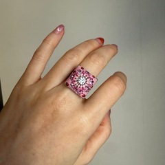 ピンク スクエア ビジュー リング（フリーサイズ）の画像