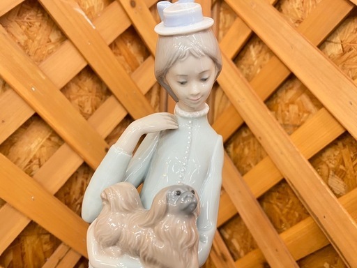 【愛品館 江戸川店】リヤドロ 仔犬を抱く貴婦人 4893 本体のみ ID:112-052779-007