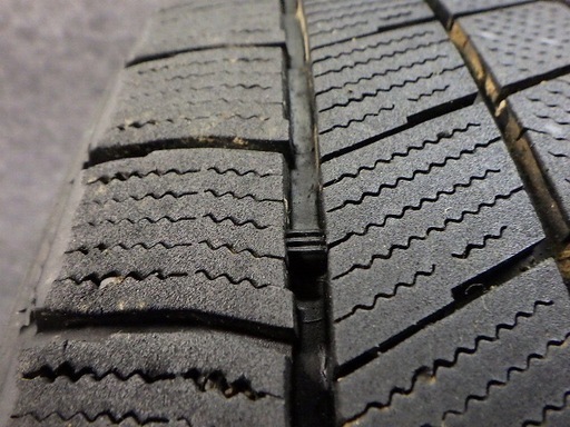 215/60R17　96Q1本　22年製　BS　ブリヂストン　VRX3　溝6.0　251215015