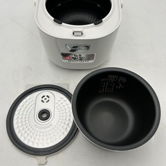 アイリスオーヤマ IH炊飯器 3合 ERC-IB30-W 極厚火釜 / 2017年製 の画像