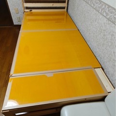 木製しシングルベッド 電源コンセント付きの画像