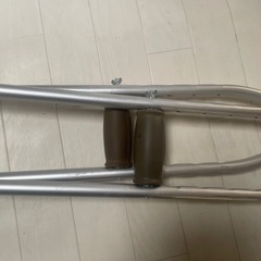 松葉杖　高さ調整可能の画像