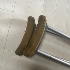松葉杖　高さ調整可能の画像