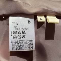 新品　ワールド　シューラルー　Aライン　中綿コート　Mの画像