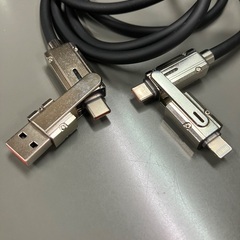 4-in-1 65W高速充電USBケーブルの画像