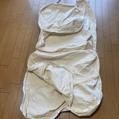 座布団収納兼クッションの画像