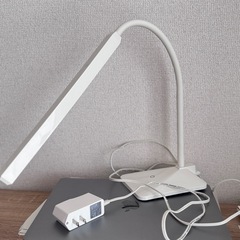 調光機能付きデスクライトの画像