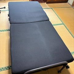 折りたたみベッド
の画像