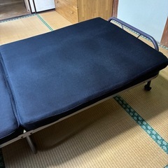 折りたたみベッド
の画像