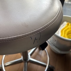 昇降式丸椅子　お話中の画像