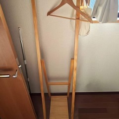 ハンガーラック+タンスの画像