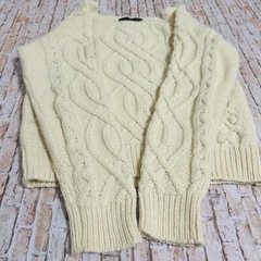 【Heather】ケーブルポンポンニット　白　フリーサイズの画像