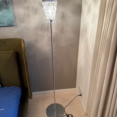 シャンデリア風フロアランプの画像