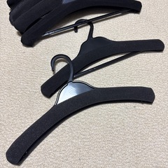 お洋服屋さん　ショップ仕様のハンガー　全12本の画像