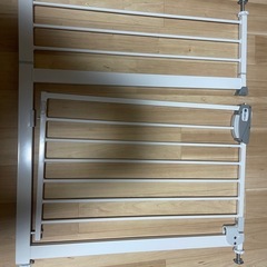 TOPPYA 脱走防止フェンス(ベビーゲート、ペットゲート)の画像