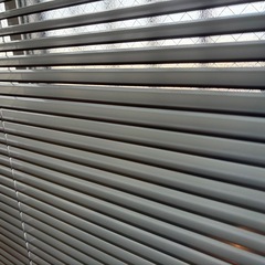 ブラインドカーテン　幅136×高100の画像