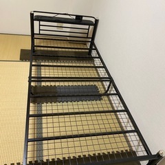 【手渡しで取引出来る方でお願いします】シングルベッド　宮棚・コンセント付きベッド の画像