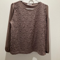 ブラウン花柄レース長袖ブラウスの画像