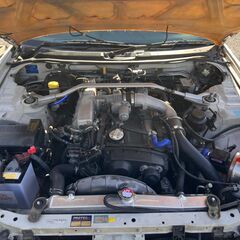 ローンは毎月31,500円～　日産　スカイライン　25GTターボ　純正5速／ＢＬＩＴＺ前置インタークーラー／ＢＬＩＴＺエアクリーナー／アルミラジエータ／ＬＥＯＮＩＳ１８インチアルミホイール／ＧＴＲタイプエアロ／ＦＲＰボンネット／ＧＴウイング／ＢＬＩＴＺ車高調／の画像