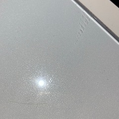 ホワイトガラステーブルの画像