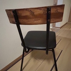 ニトリのダイニングチェア 「ステインSD MBR」 合皮の画像